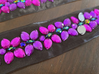 Galon strass et pierres roses sur tulle noir – largeur 5 cm – galon bijou couture – vendu au mètre · vue 3