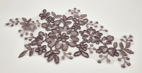 Motif dentelle taupe foncé fleurs et feuilles pour robe cocktail · vue 3