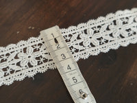 Galon Dentelle Guipure Ivoire Clair Motif Floral — Largeur 5 cm | Vendu par 10 cm · vue 4