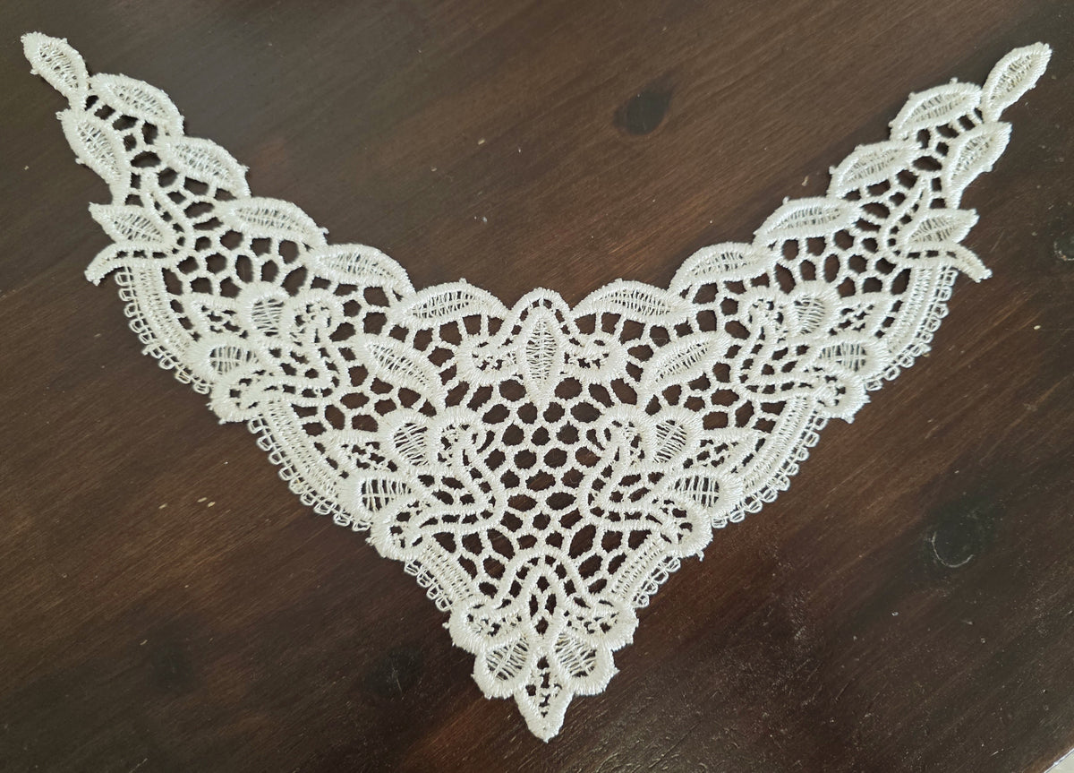 Motif en guipure ivoire creme style vintage