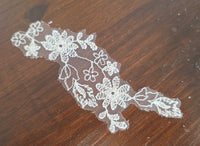 Motif fin en dentelle ivoire fleurs et feuilles · vue 3