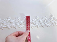 Galon de dentelle ivoire clair perles et sequins · vue 2