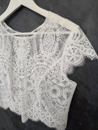 Top mariée bohème dentelle ivoire – Manches courtes festonnées – Dos boutonné – Taille XL · vue 9