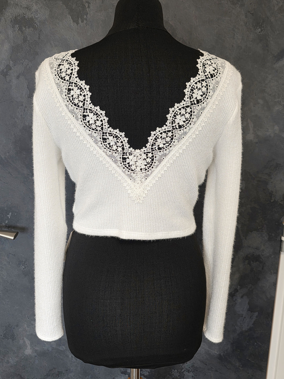 Pull mariée ivoire mariage hiver – Dos V dentelle – Maille douce élégante