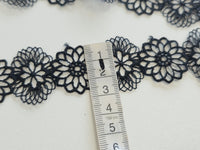 Galon Dentelle Guipure Noir Fleurs Enchaînées — Largeur 3 cm | Vendu par 10 cm · vue 3