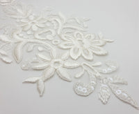 Motif en losange fleurs dentelle ivoire sequins pour robe de mariée · vue 3