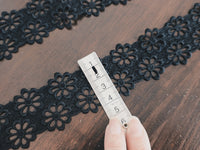 Galon dentelle fleurs marguerite noir – 4 cm – dentelle florale ajourée couture – vendu au mètre · vue 2