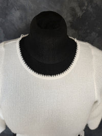 Pull mariée ivoire en maille douce – Dos ouvert élégant – Finitions dentelle – Mariage hiver · vue 3