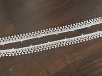 Galon dentelle mini pompons – Ivoire clair – 1 cm env. – Vendu par 10 cm · vue 2