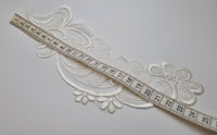Motif en dentelle ivoire nacré arabesque pour robe de mariée · vue 2