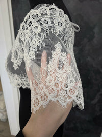 Top mariée dentelle ivoire – Manches courtes festonnées – Dos boutonné – Taille 42 (XL) · vue 5