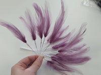 Lot unique de plume violette ( vraie plume ) · vue 3