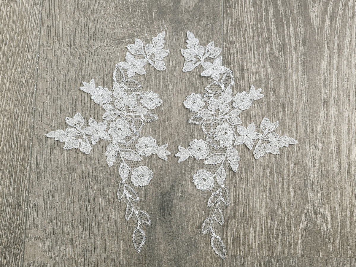 Appliqué dentelle ivoire clair perlé 26 cm – motif fleurs et feuilles sequins – broderie mariée à coudre
