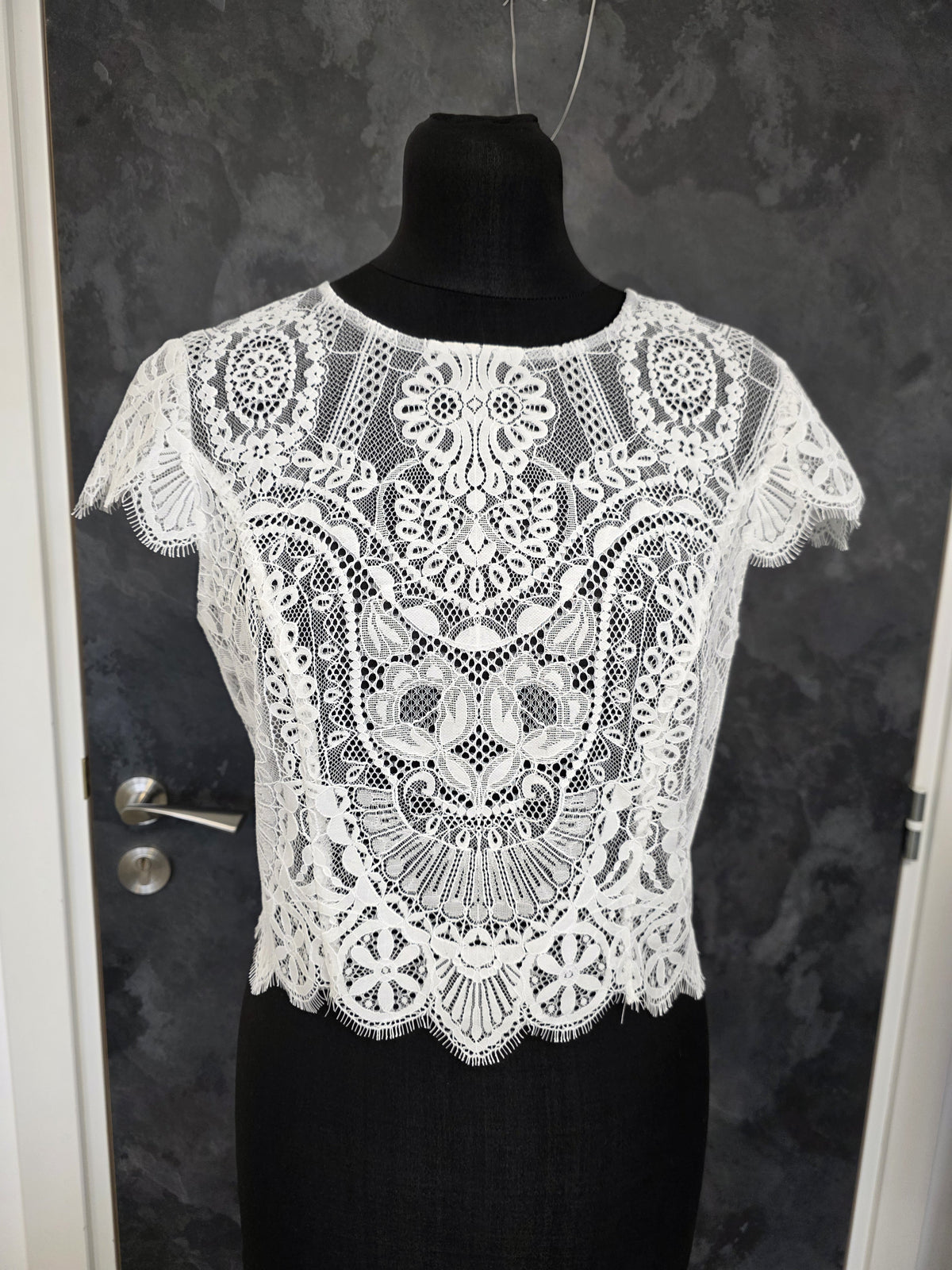 Top mariée bohème dentelle ivoire – Manches courtes festonnées – Dos boutonné – Taille XL