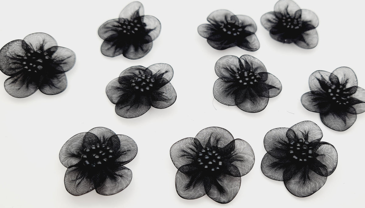 Petites fleurs noires