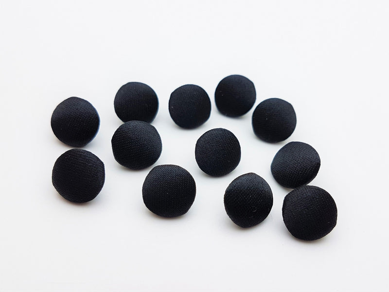 Boutons recouverts satin noir