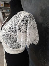 Top en dentelle cache coeur , petites manches taille 44 · vue 3
