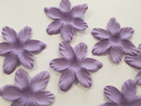 Lot de 30 fleurs violettes pour création DIY · vue 2