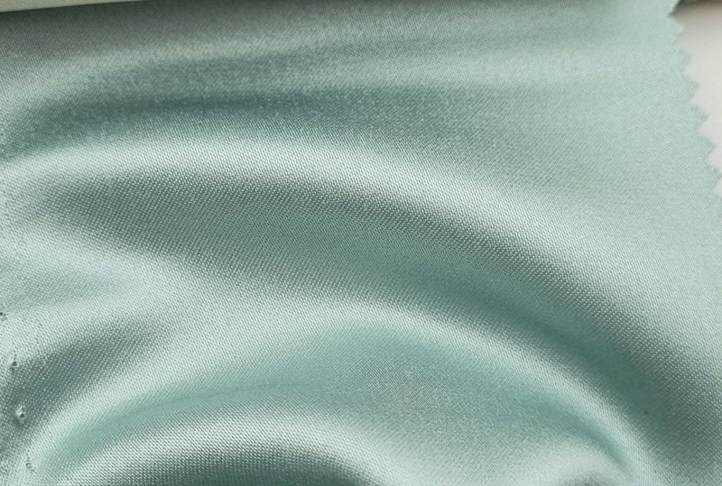 Satin duchesse de qualité vert celadon laize 150
