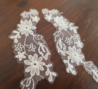 Motif fin en dentelle ivoire fleurs et feuilles · vue 2