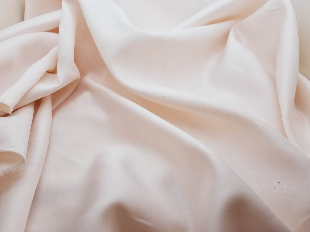 Satin duchesse rose pale P44