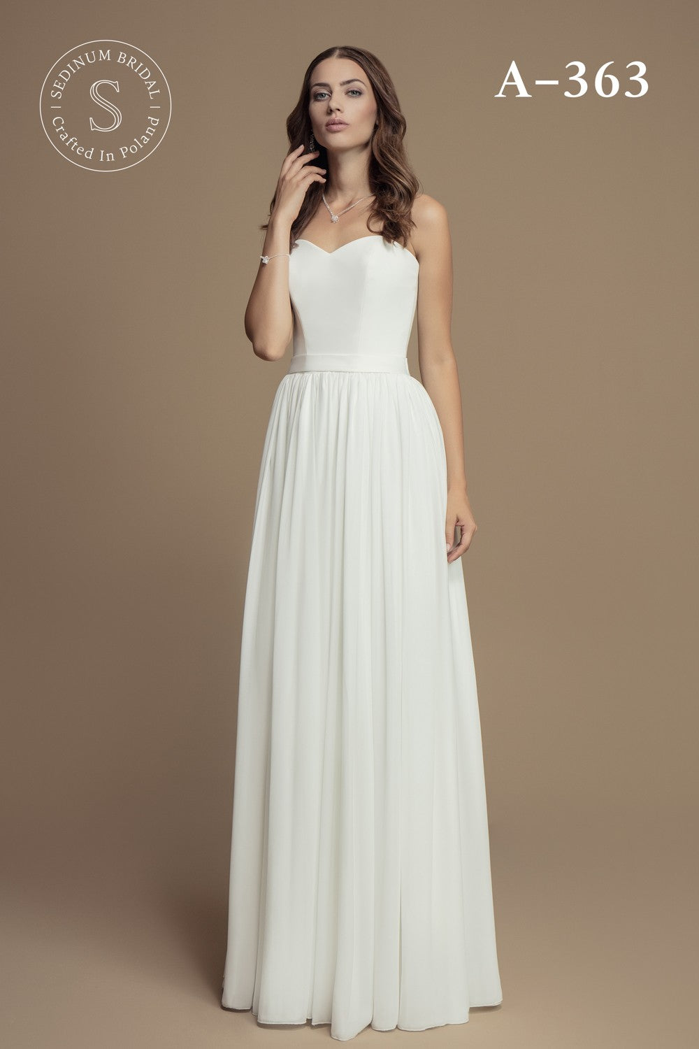 Robe de mariée bustier, simple, épurée, fluide Taille 44