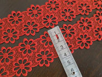 Galon dentelle fleurs rouge 3,5 cm – Motif marguerite – Galon couture bohème – Vendu au mètre · vue 2