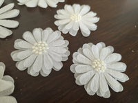Lot de 6 fleurs ivoire avec perles · vue 2
