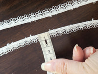 Galon Dentelle Fine Ivoire Clair Motif Arceaux Ajourés — Largeur 1 cm · vue 3