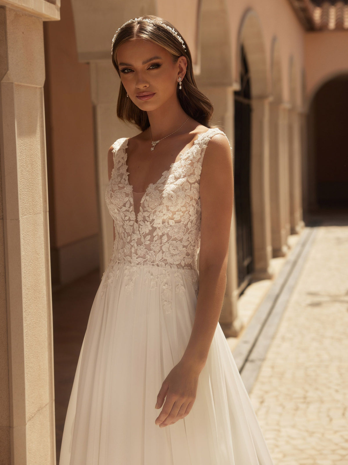 Robe fluide modèle FLUORITE de Bianco 36 ET 40/42