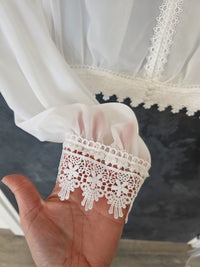 Top pour mariée en mousseline ivoire , manchettes en dentelle Taille · vue 5