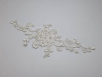 Motif en dentelle ivoire fil argenté T368 · vue 2