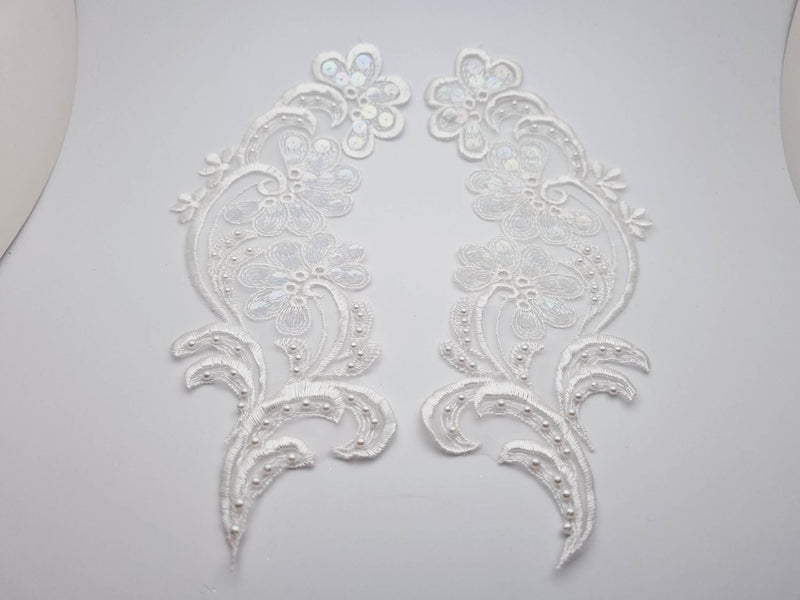 Motif arabasque ivoire perles et sequins pour robe de mariée