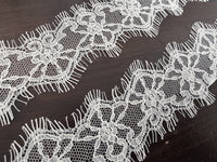 Galon dentelle fine ivoire clair bords festonnés · vue 4