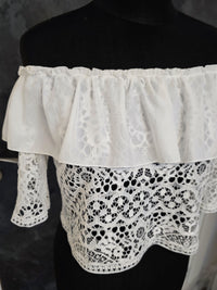 Top mariée ivoire épaules dénudées – Dentelle et volants – Dos boutonné – Taille M · vue 4