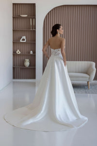 Robe de mariée bustier en dentelle, jupe satin avec traîne Lizianne