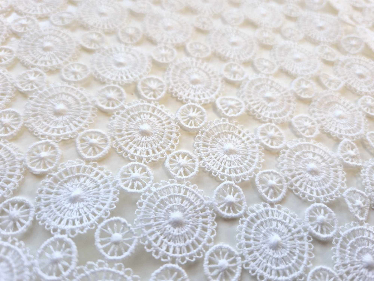 Dentelle mandala rond bohème point