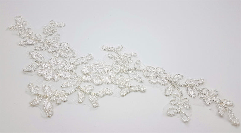Motif appliqué brodé fil argenté ivoire pour robe de mariée