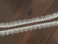 Galon dentelle fleurs ivoire clair – env. 2 cm – Vendu par 10 cm · vue 4