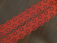 Galon dentelle fleurs rouge 3,5 cm – Motif marguerite – Galon couture bohème – Vendu au mètre · vue 4