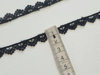 Galon dentelle festonnée – Noir – largeur env. 2 cm 🖤 · vue 2