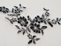 Motif noir en dentelle fil argenté · vue 2