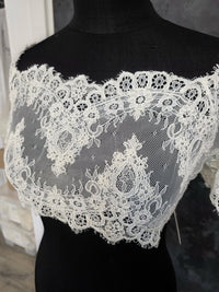 Top mariée dentelle ivoire – Manches courtes festonnées – Dos boutonné – Taille 42 (XL) · vue 3