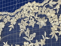 Dentelle rebrodée ivoire nacrée laize 140 · vue 9