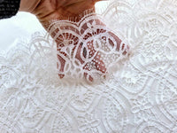 Dentelle de calais ivoire clair JB · vue 2