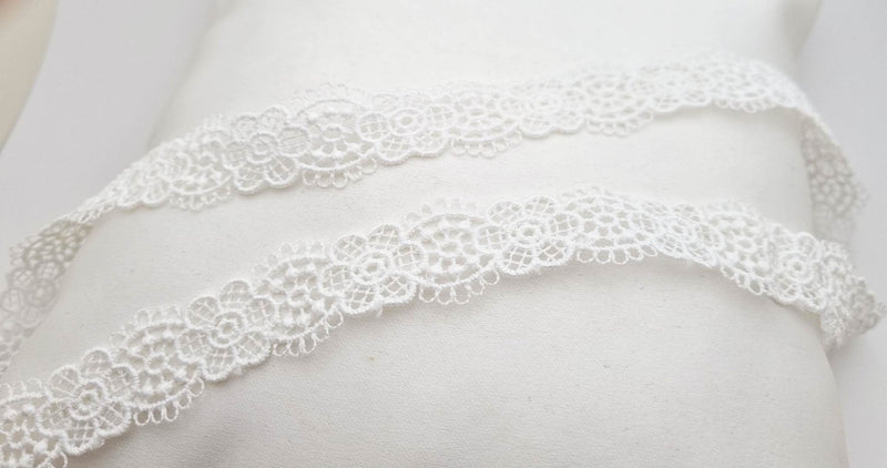 Galon dentelle fleurs ivoire clair pour robe de mariée