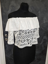 Top mariée ivoire épaules dénudées – Dentelle et volants – Dos boutonné – Taille M