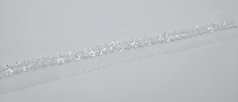 Galon de perles brodées sur tulle ivoire clair