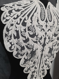 Motif dos en dentelle ivoire pour dos de robe de mariée · vue 2