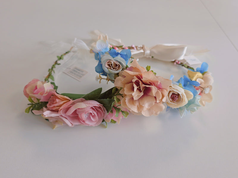 Couronne de fleurs ( fausses fleurs ) pour ceremonie